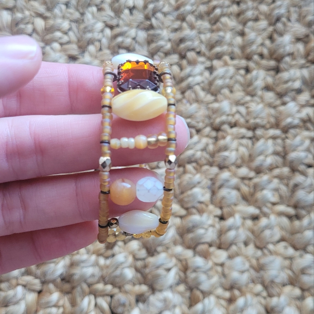 Amber beaded open bracelet - Picture 4 of 5
